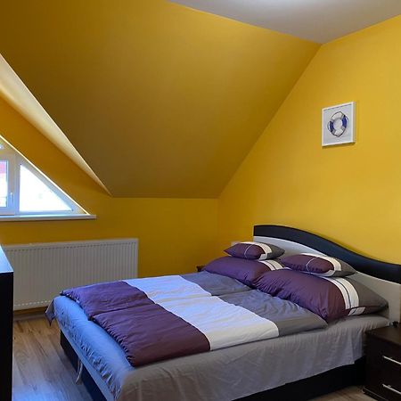 Korall Apartman Balatonfuzfo Exterior photo