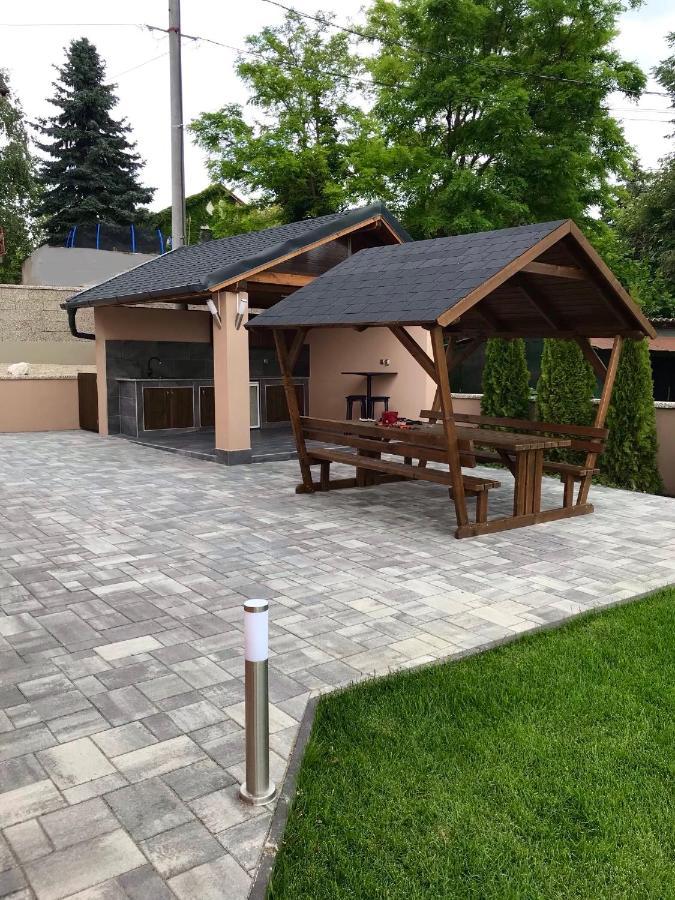Korall Apartman Balatonfuzfo Exterior photo