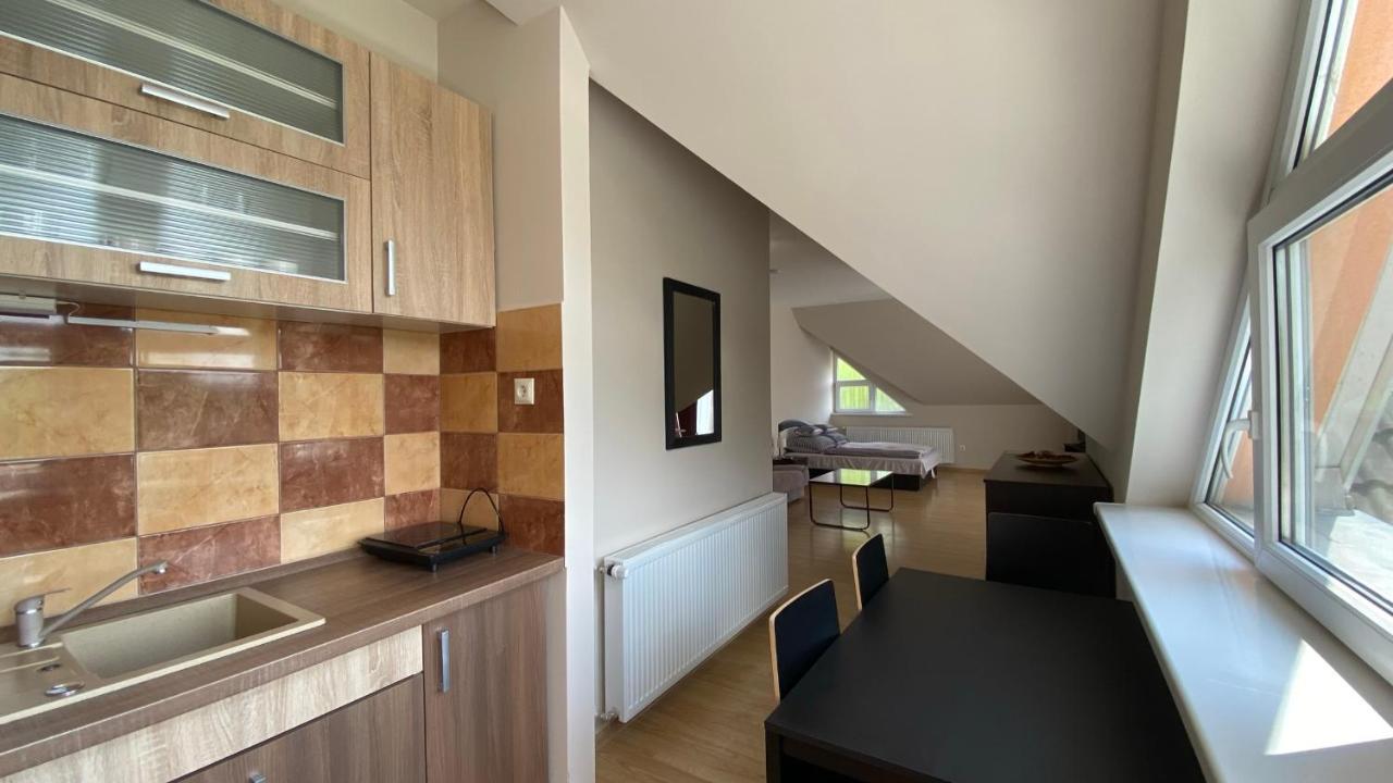 Korall Apartman Balatonfuzfo Exterior photo