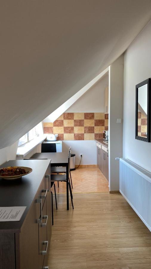 Korall Apartman Balatonfuzfo Exterior photo