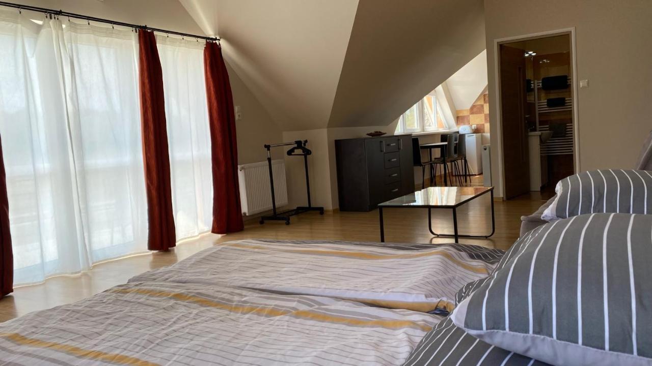 Korall Apartman Balatonfuzfo Exterior photo