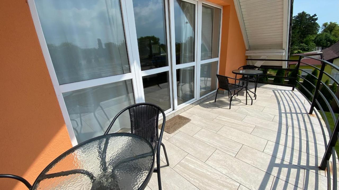 Korall Apartman Balatonfuzfo Exterior photo