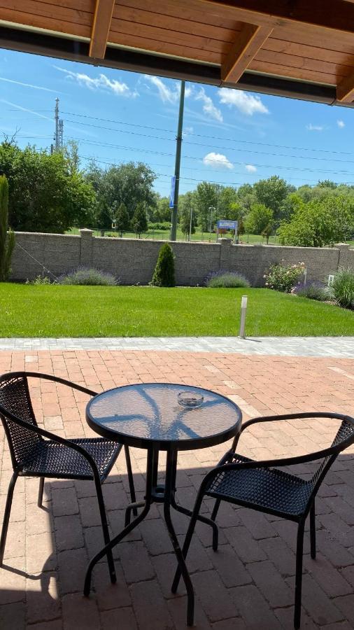 Korall Apartman Balatonfuzfo Exterior photo