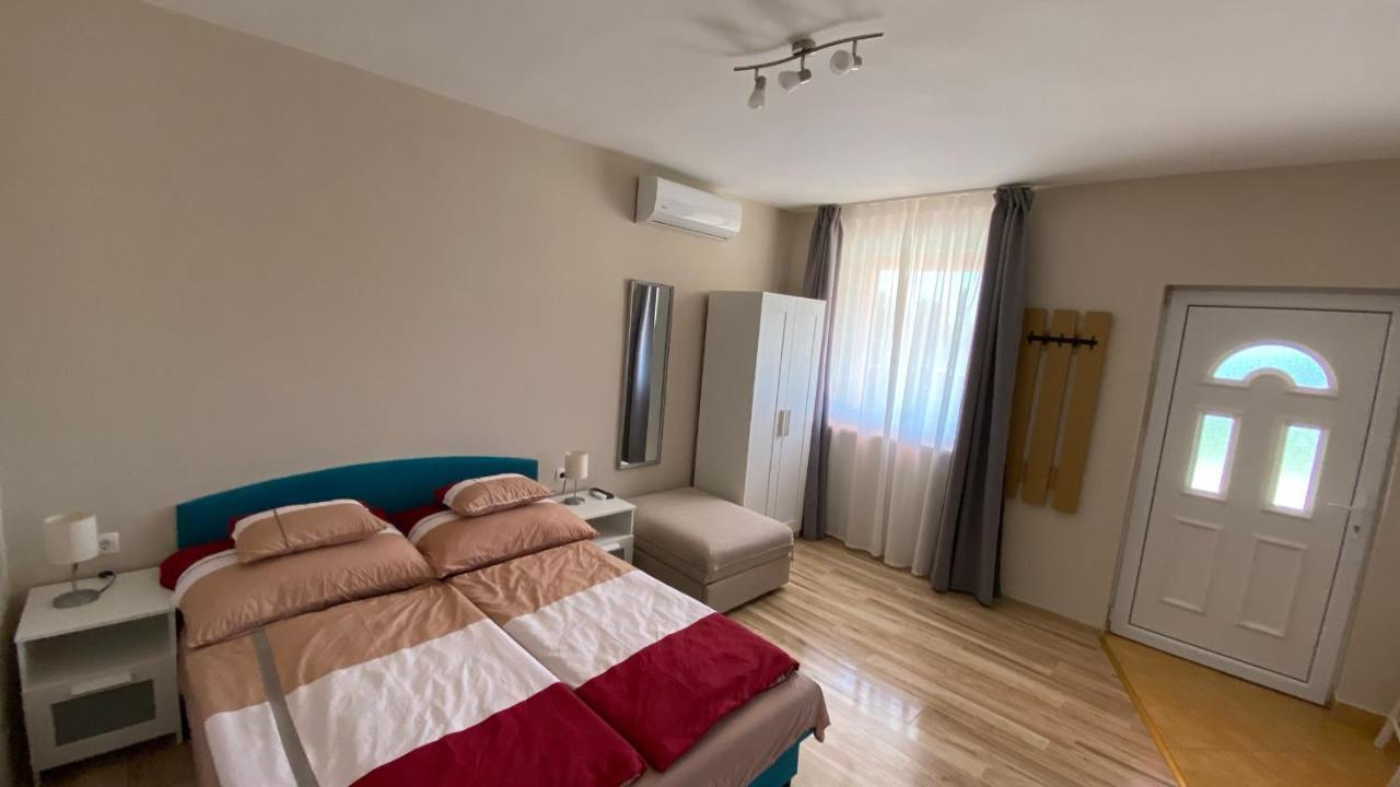 Korall Apartman Balatonfuzfo Exterior photo